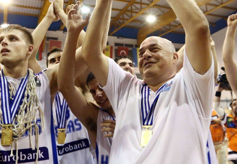 Του αγοριού απέναντι…